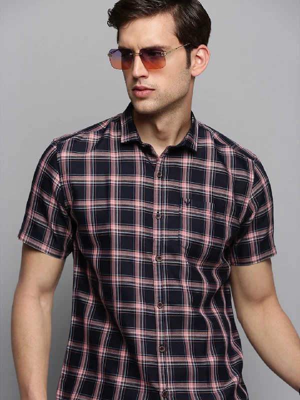 Men's Retro - Style Hawaiian Print Casual Shirts in Bold Patterns for a Tropical VacationMen Spread Collar Checked Navy Blue Shirt Men's Retro - Style Hawaiian Print Casual Shirts in Bold Patterns for a Tropical VacationMen Spread Collar Checked Navy Blue Shirt