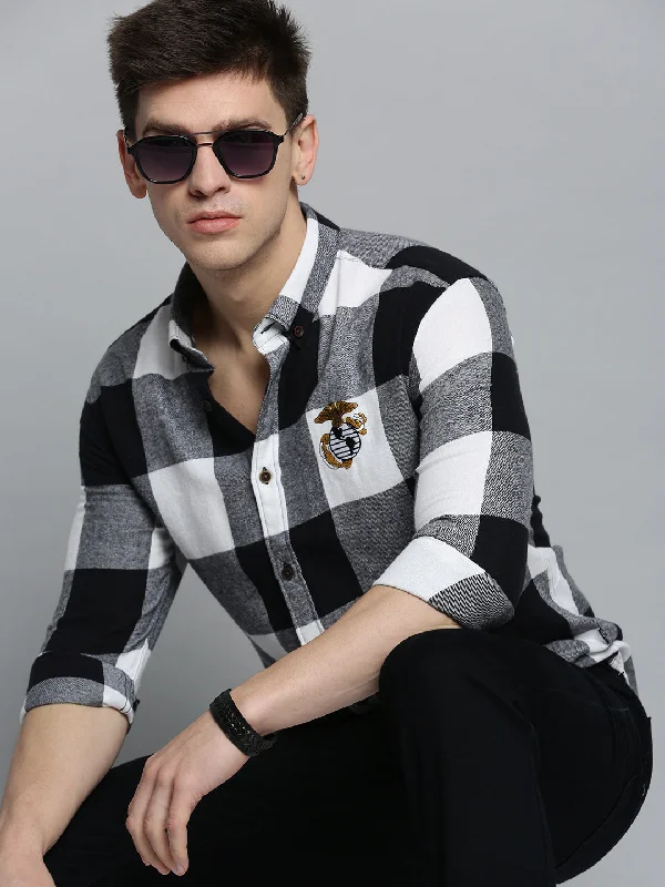 Men's Thermal - Lined Casual Shirts in Black for Added Warmth in Cold WeatherMen White Checked Casual Shirt Men's Thermal - Lined Casual Shirts in Black for Added Warmth in Cold WeatherMen White Checked Casual Shirt