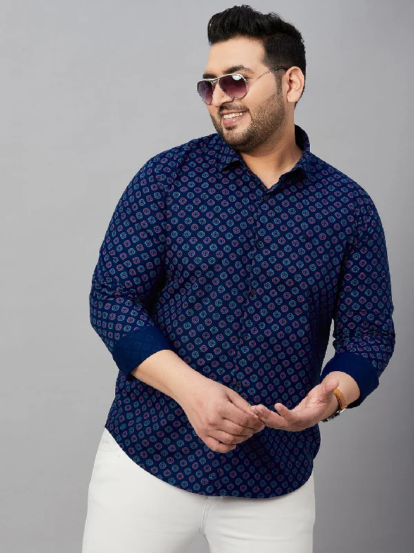 Men's Shearling - Lined Collar Casual Shirts in Brown for a Rustic and Warm AppealMen Spread Collar Printed Blue Shirt Men's Shearling - Lined Collar Casual Shirts in Brown for a Rustic and Warm AppealMen Spread Collar Printed Blue Shirt