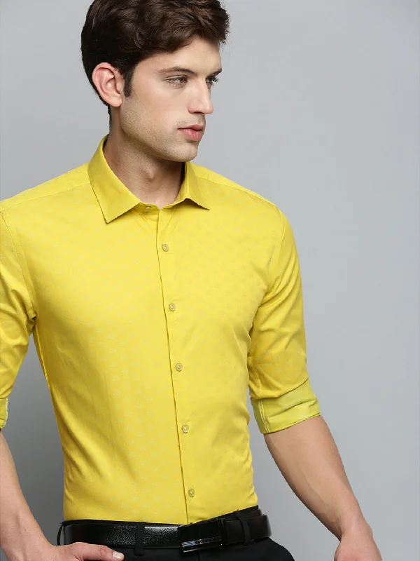 Men's Shearling - Lined Collar Casual Shirts in Brown for a Rustic and Warm AppealMen Spread Collar Self Design Yellow Shirt