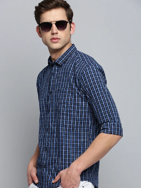 Men's Shearling - Lined Collar Casual Shirts in Brown for a Rustic and Warm AppealMen Spread Collar Checked Navy Blue Shirt