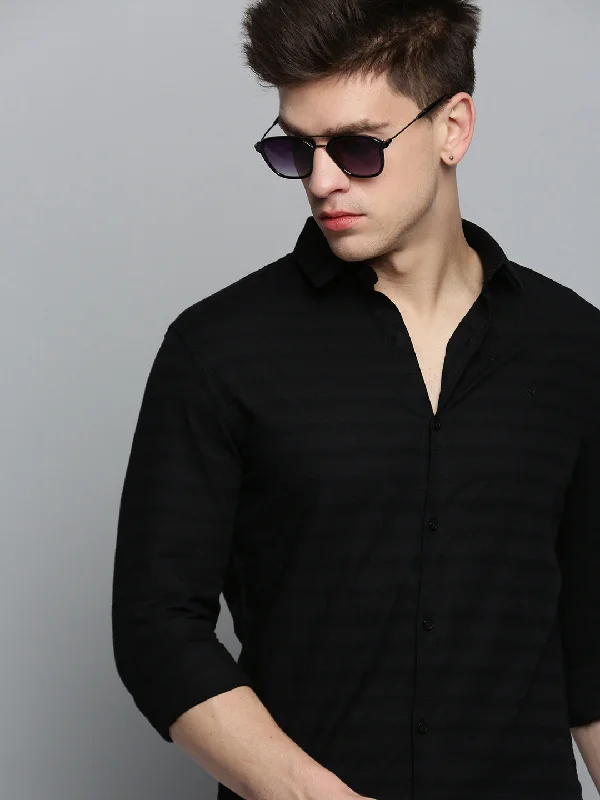 Men's Shearling - Lined Collar Casual Shirts in Brown for a Rustic and Warm AppealMen Black Solid Casual Shirt
