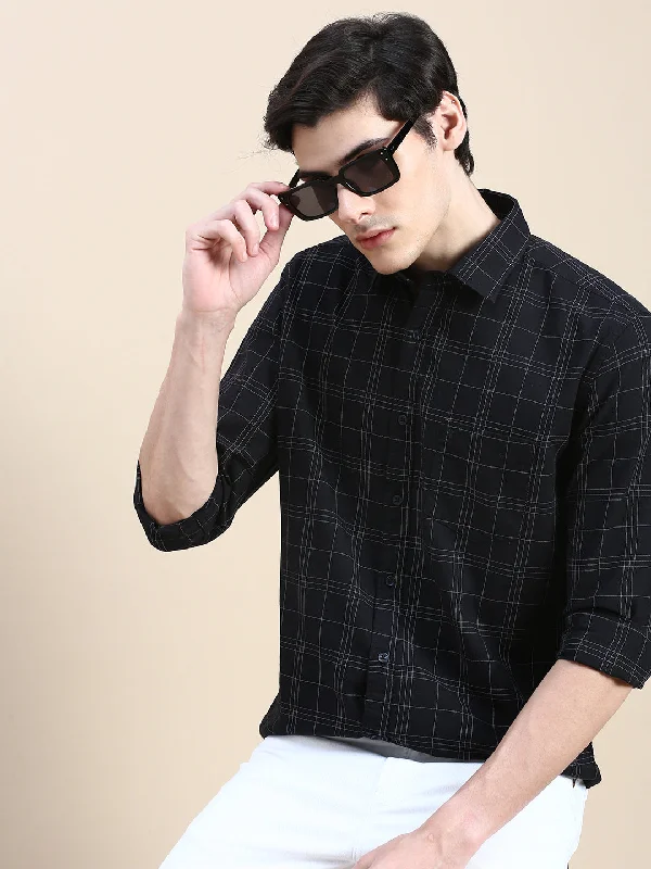 Men's Thermal - Lined Casual Shirts in Black for Added Warmth in Cold WeatherMen Spread Collar Checked Black Shirt Men's Thermal - Lined Casual Shirts in Black for Added Warmth in Cold WeatherMen Spread Collar Checked Black Shirt