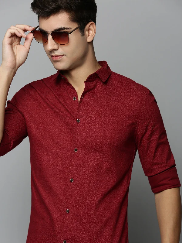Men's Tailored Fit Checkered Casual Shirts in Multicolor for a Smart - Casual EnsembleMen Maroon Printed Casual Shirt Men's Tailored Fit Checkered Casual Shirts in Multicolor for a Smart - Casual EnsembleMen Maroon Printed Casual Shirt