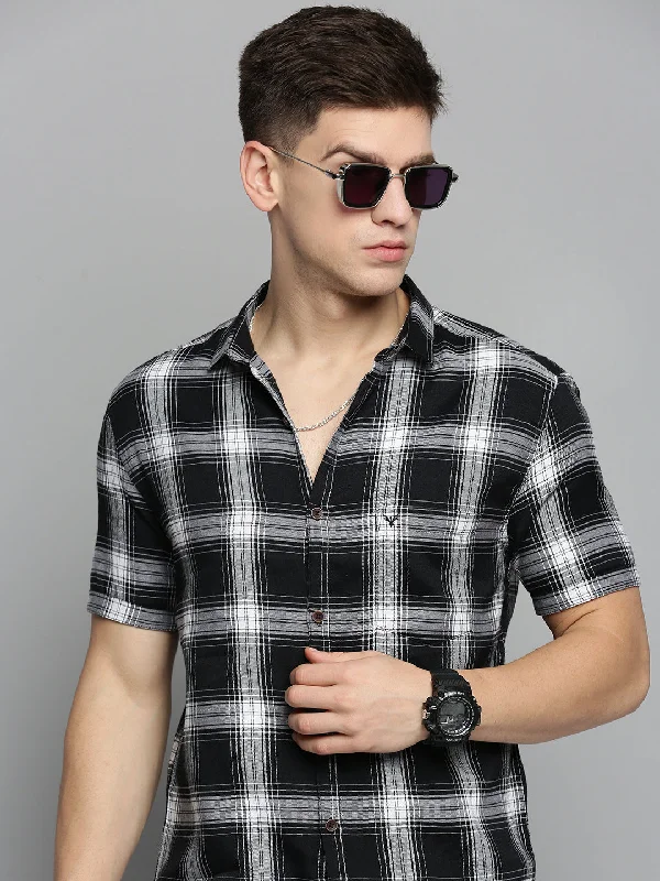 Men's Short - Sleeve Linen Casual Shirts in Light Khaki for a Breathable Summer OptionMen Black Checked Casual Shirt Men's Short - Sleeve Linen Casual Shirts in Light Khaki for a Breathable Summer OptionMen Black Checked Casual Shirt