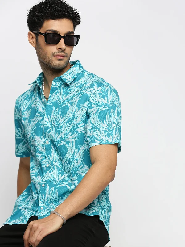 Men's Retro - Style Hawaiian Print Casual Shirts in Bold Patterns for a Tropical VacationMen Turquoise Blue Spread Collar Abstract Shirt Men's Retro - Style Hawaiian Print Casual Shirts in Bold Patterns for a Tropical VacationMen Turquoise Blue Spread Collar Abstract Shirt