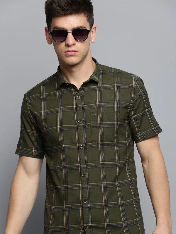 Men's Retro - Style Hawaiian Print Casual Shirts in Bold Patterns for a Tropical VacationMen Green Checked Casual Shirt Men's Retro - Style Hawaiian Print Casual Shirts in Bold Patterns for a Tropical VacationMen Green Checked Casual Shirt