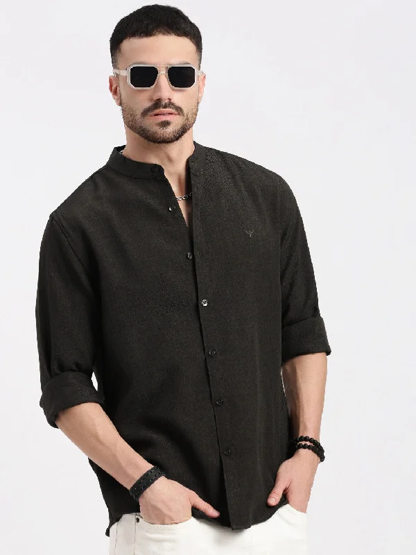 Men's Thermal - Lined Casual Shirts in Black for Added Warmth in Cold WeatherMen Olive Solid Slim Fit Shirt Men's Thermal - Lined Casual Shirts in Black for Added Warmth in Cold WeatherMen Olive Solid Slim Fit Shirt