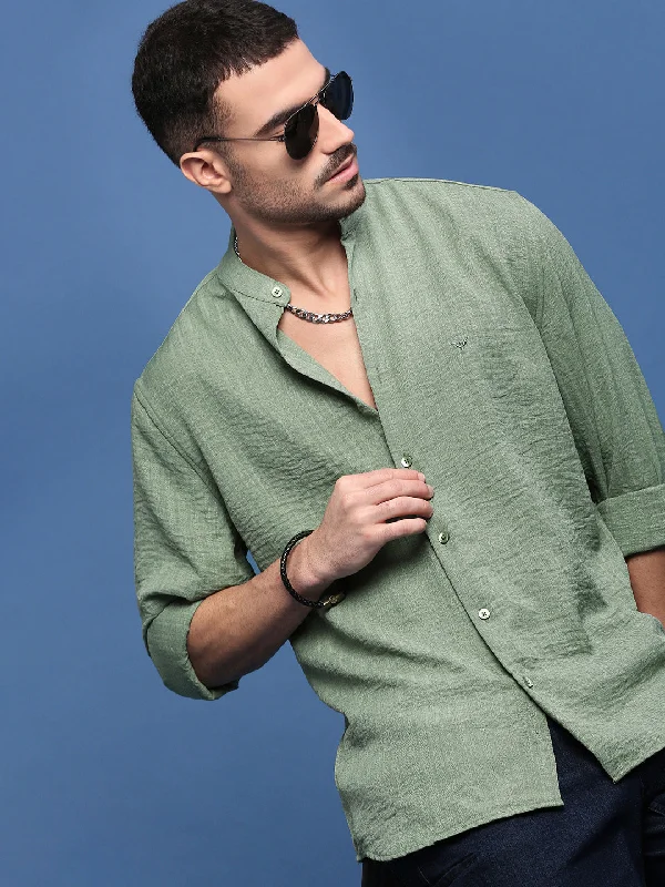Men's Two - Tone Contrast Panel Casual Shirts in White and Navy for a Stylish and Eye - Catching DesignMen Green Solid Slim Fit Shirt Men's Two - Tone Contrast Panel Casual Shirts in White and Navy for a Stylish and Eye - Catching DesignMen Green Solid Slim Fit Shirt