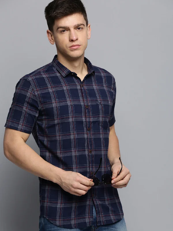 Men's Long - Line Oversized Casual Shirts in Dark Gray for a Relaxed and Modern LookMen Spread Collar Checked Navy Blue Shirt Men's Long - Line Oversized Casual Shirts in Dark Gray for a Relaxed and Modern LookMen Spread Collar Checked Navy Blue Shirt