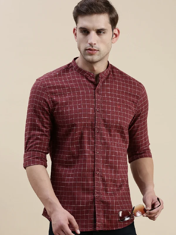Men's Shearling - Lined Collar Casual Shirts in Brown for a Rustic and Warm AppealMen Maroon Checked Casual Shirt Men's Shearling - Lined Collar Casual Shirts in Brown for a Rustic and Warm AppealMen Maroon Checked Casual Shirt